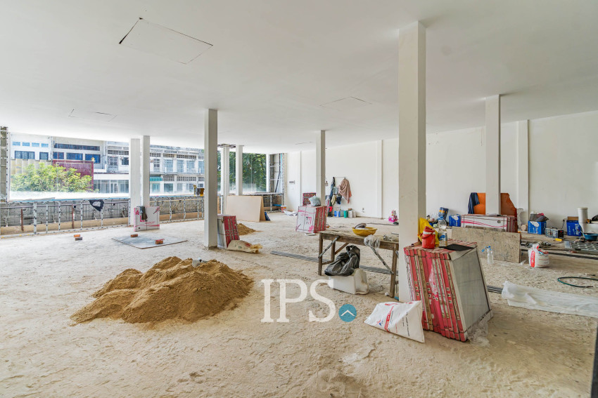 704 Sqm Commercial Building For Rent - Phsar Depou 2, Phnom Penh