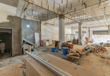 704 Sqm Commercial Building For Rent - Phsar Depou 2, Phnom Penh thumbnail