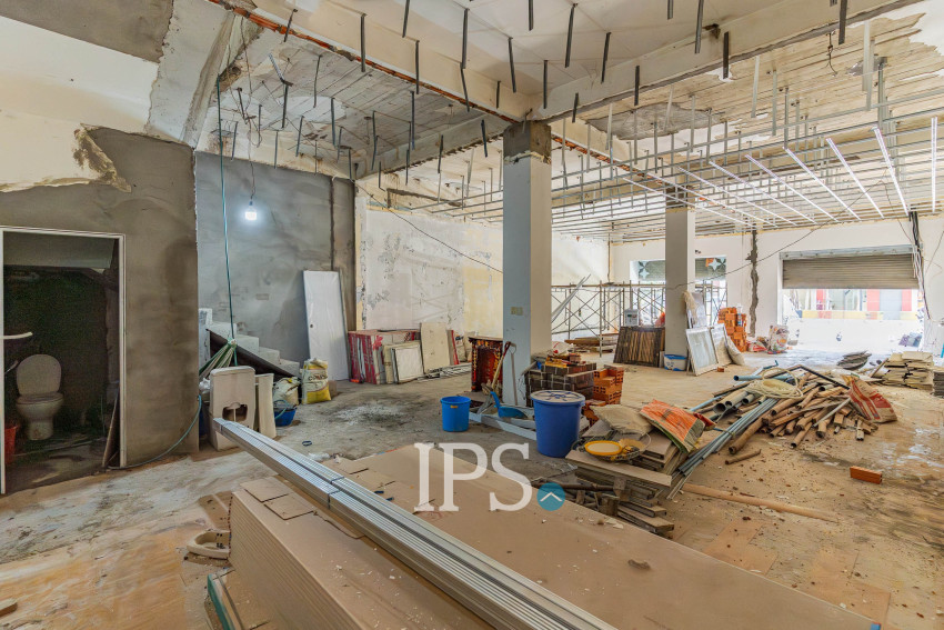 704 Sqm Commercial Building For Rent - Phsar Depou 2, Phnom Penh