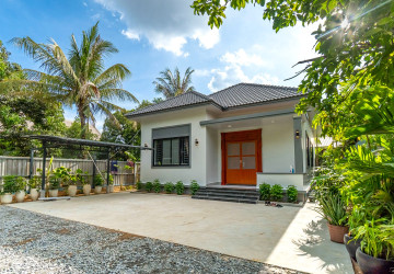 2 Bedroom House For Rent - Sala Kamruek, Siem Reap thumbnail