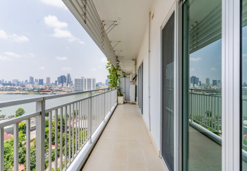 1 Bedroom Serviced Apartment For Rent - Chroy Changvar, Phnom Penh thumbnail
