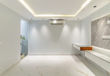 120 Sqm Retail Space For Rent - BKK1, Phnom Penh thumbnail