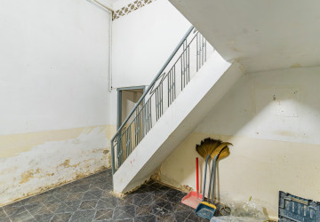 100 Sqm Retail Space For Rent - BKK1, Phnom Penh thumbnail