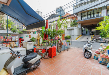 100 Sqm Retail Space For Rent - BKK1, Phnom Penh thumbnail