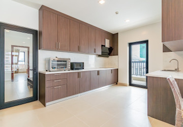 2 Bedroom Serviced Apartment For Rent - Boeung Trabek, Phnom Penh thumbnail