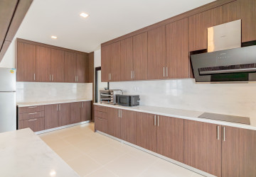 2 Bedroom Serviced Apartment For Rent - Boeung Trabek, Phnom Penh thumbnail