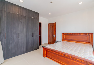 3 Bedroom Serviced Apartment For Rent - Boeung Trabek, Phnom Penh thumbnail