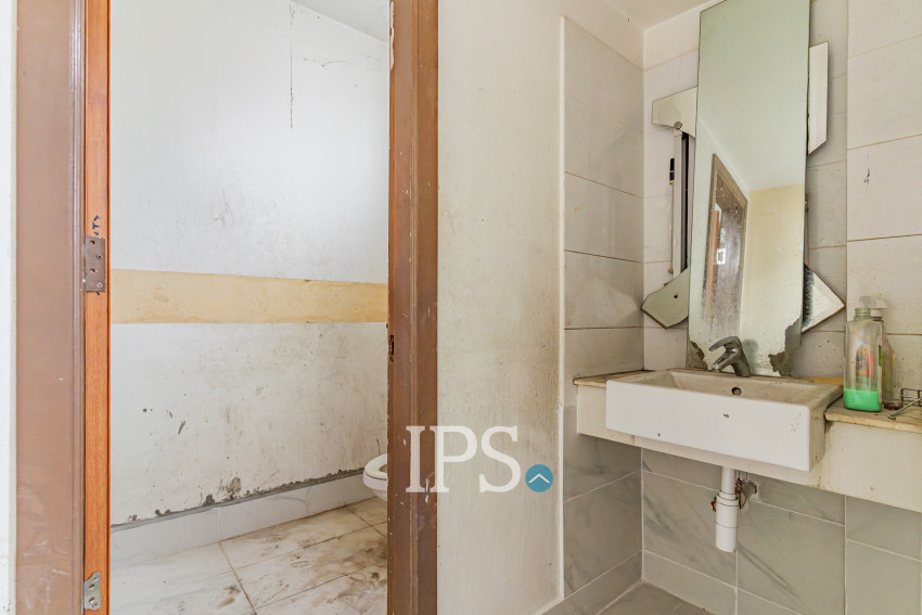 522 Sqm Retail Space For Rent - Phsar Depou 1, Phnom Penh