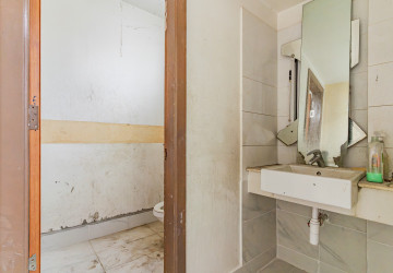 522 Sqm Retail Space For Rent - Phsar Depou 1, Phnom Penh thumbnail