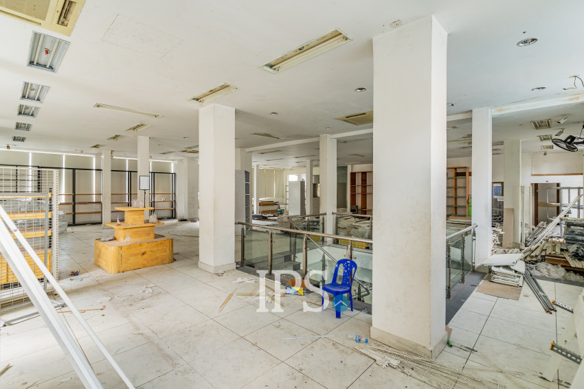 522 Sqm Retail Space For Rent - Phsar Depou 1, Phnom Penh