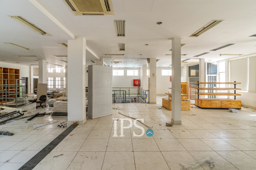 522 Sqm Retail Space For Rent - Phsar Depou 1, Phnom Penh