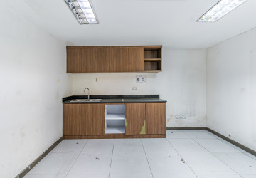 528 Sqm Commercial Building For Rent - Ta Khmau, Phnom Penh thumbnail