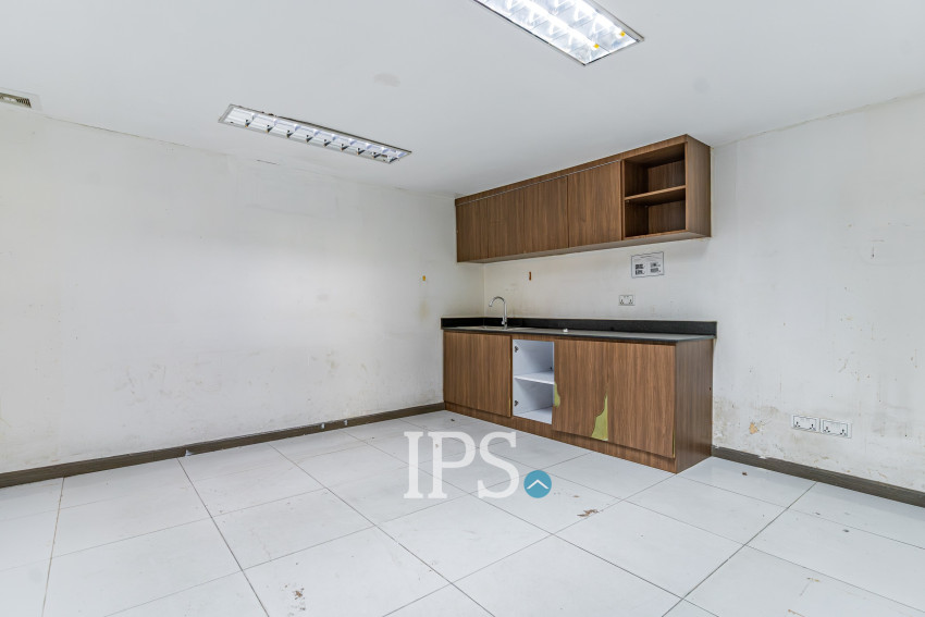 528 Sqm Commercial Building For Rent - Ta Khmau, Phnom Penh