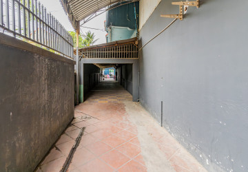 528 Sqm Commercial Building For Rent - Ta Khmau, Phnom Penh thumbnail