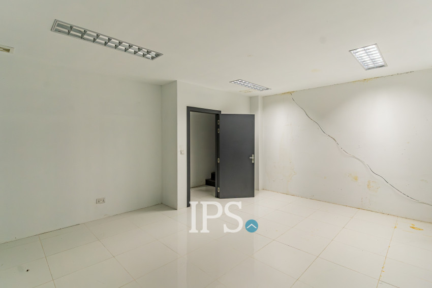 528 Sqm Commercial Building For Rent - Ta Khmau, Phnom Penh