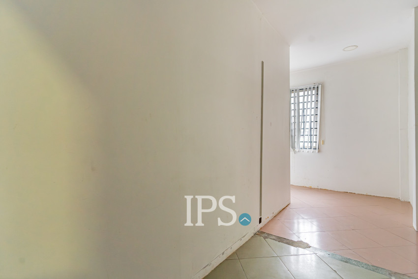 528 Sqm Commercial Building For Rent - Ta Khmau, Phnom Penh