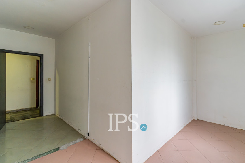 528 Sqm Commercial Building For Rent - Ta Khmau, Phnom Penh