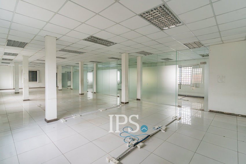 528 Sqm Commercial Building For Rent - Ta Khmau, Phnom Penh