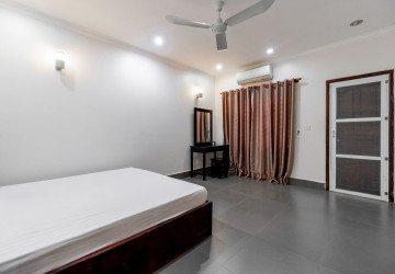 1 Bedroom Apartment For Rent - Svay Dangkum, Siem Reap thumbnail