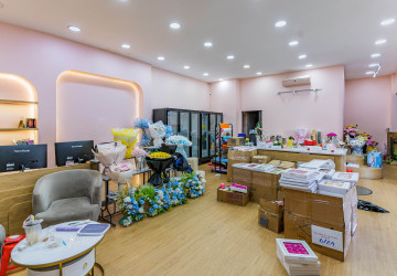 94 Sqm Retail Space For Rent - Chakto Mukh, Phnom Penh thumbnail
