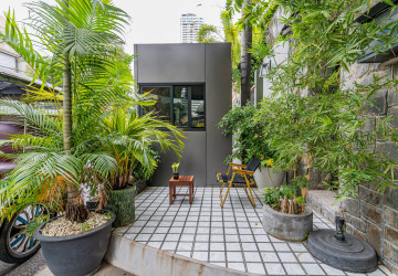 20 Sqm Retail Space For Rent - BKK1, Phnom Penh thumbnail