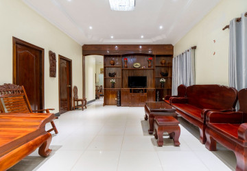 4 Bedroom House For Rent - Kouk Chork, Siem Reap thumbnail