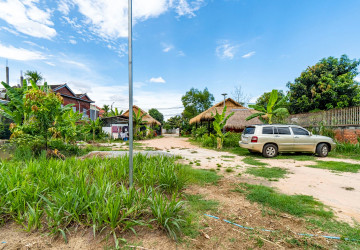 1400Sqm Commercial Land and Bar For Rent - Kouk Chork, Siem Reap thumbnail