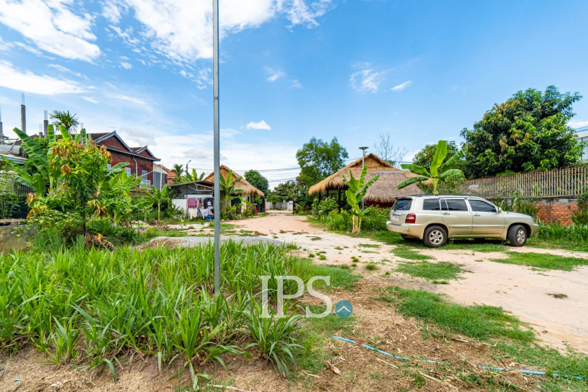 1400Sqm Commercial Land and Bar For Rent - Kouk Chork, Siem Reap