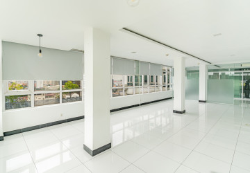 90 Sqm Office Space For Rent - BKK3, Phnom Penh thumbnail