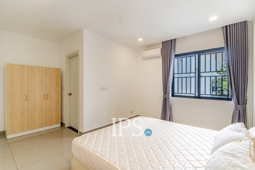 4 Bedroom Link Villa For Rent - Chip Mong 598, Chrang Chamres 1, Phnom Penh