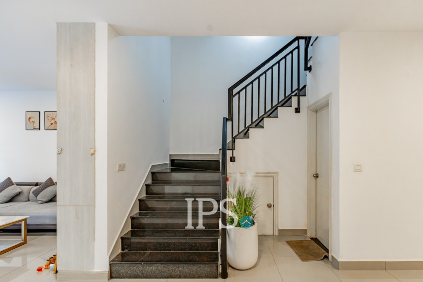 4 Bedroom Link Villa For Rent - Chip Mong 598, Chrang Chamres 1, Phnom Penh