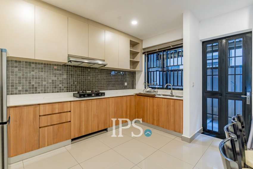 4 Bedroom Link Villa For Rent - Chip Mong 598, Chrang Chamres 1, Phnom Penh