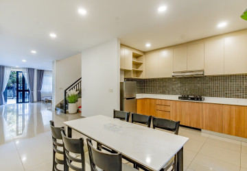 4 Bedroom Link Villa For Rent - Chip Mong 598, Chrang Chamres 1, Phnom Penh thumbnail