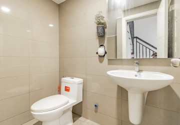 4 Bedroom Link Villa For Rent - Chip Mong 598, Chrang Chamres 1, Phnom Penh thumbnail