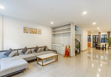 4 Bedroom Link Villa For Rent - Chip Mong 598, Chrang Chamres 1, Phnom Penh thumbnail