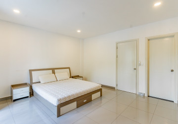 4 Bedroom Link Villa For Rent - Chip Mong 598, Chrang Chamres 1, Phnom Penh thumbnail