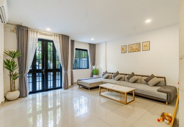 4 Bedroom Link Villa For Rent - Chip Mong 598, Chrang Chamres 1, Phnom Penh thumbnail
