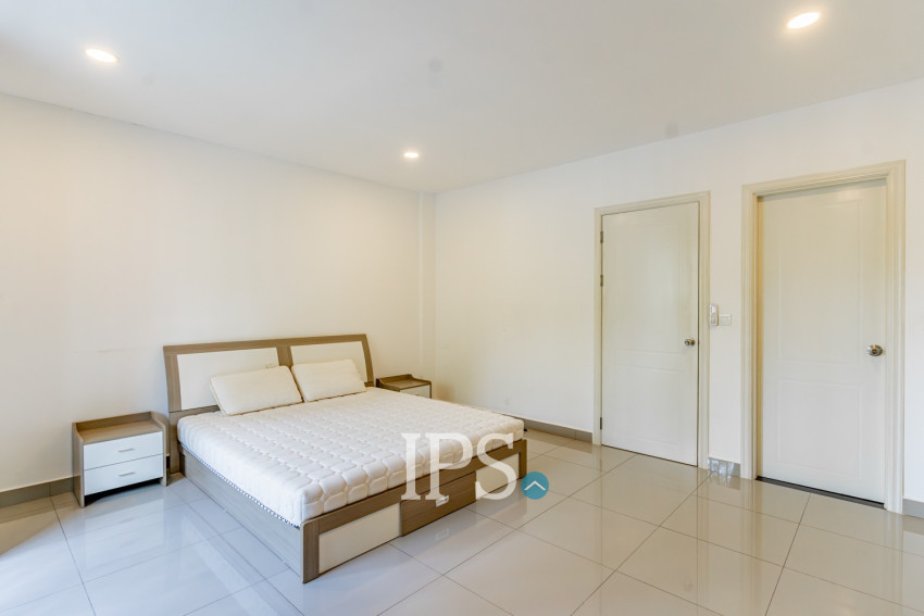 4 Bedroom Link Villa For Rent - Chip Mong 598, Chrang Chamres 1, Phnom Penh