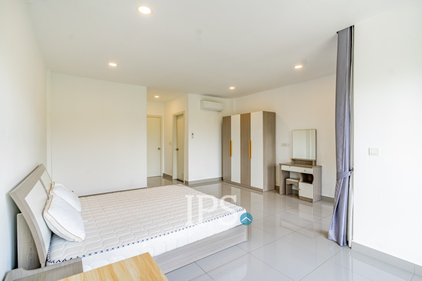 4 Bedroom Link Villa For Rent - Chip Mong 598, Chrang Chamres 1, Phnom Penh