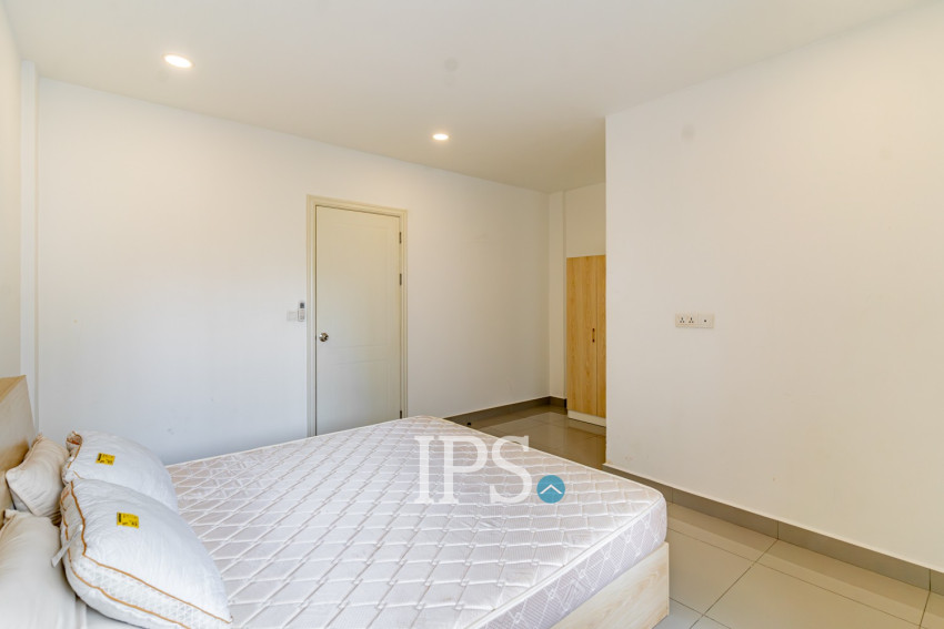 4 Bedroom Link Villa For Rent - Chip Mong 598, Chrang Chamres 1, Phnom Penh