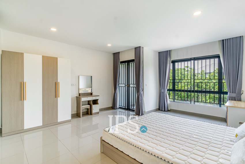 4 Bedroom Link Villa For Rent - Chip Mong 598, Chrang Chamres 1, Phnom Penh