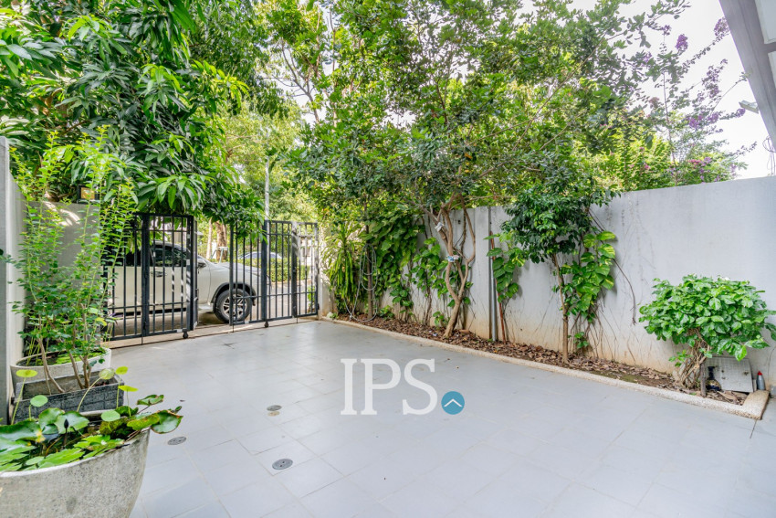 4 Bedroom Link Villa For Rent - Chip Mong 598, Chrang Chamres 1, Phnom Penh