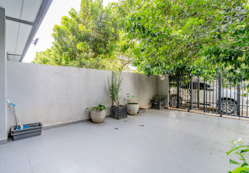 4 Bedroom Link Villa For Rent - Chip Mong 598, Chrang Chamres 1, Phnom Penh thumbnail