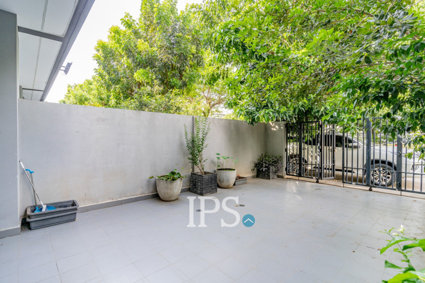 4 Bedroom Link Villa For Rent - Chip Mong 598, Chrang Chamres 1, Phnom Penh