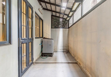 4 Bedroom Link Villa For Rent - Chip Mong 598, Chrang Chamres 1, Phnom Penh thumbnail