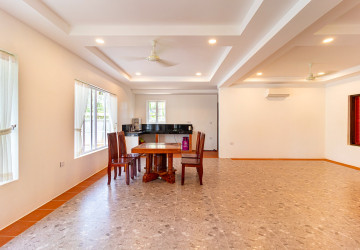 2 Bedroom House For Rent - Sangkat Siem Reap, Siem Reap thumbnail