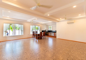 2 Bedroom House For Rent - Sangkat Siem Reap, Siem Reap thumbnail