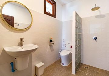 2 Bedroom House For Rent - Sangkat Siem Reap, Siem Reap thumbnail