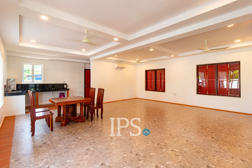 2 Bedroom House For Rent - Sangkat Siem Reap, Siem Reap