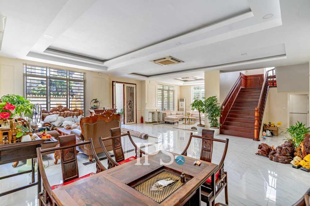 5 Bedroom Villa For Rent - Nirouth, Phnom Penh - Image 2 5 Bedroom Villa For Rent - Nirouth, Phnom Penh - Image 2